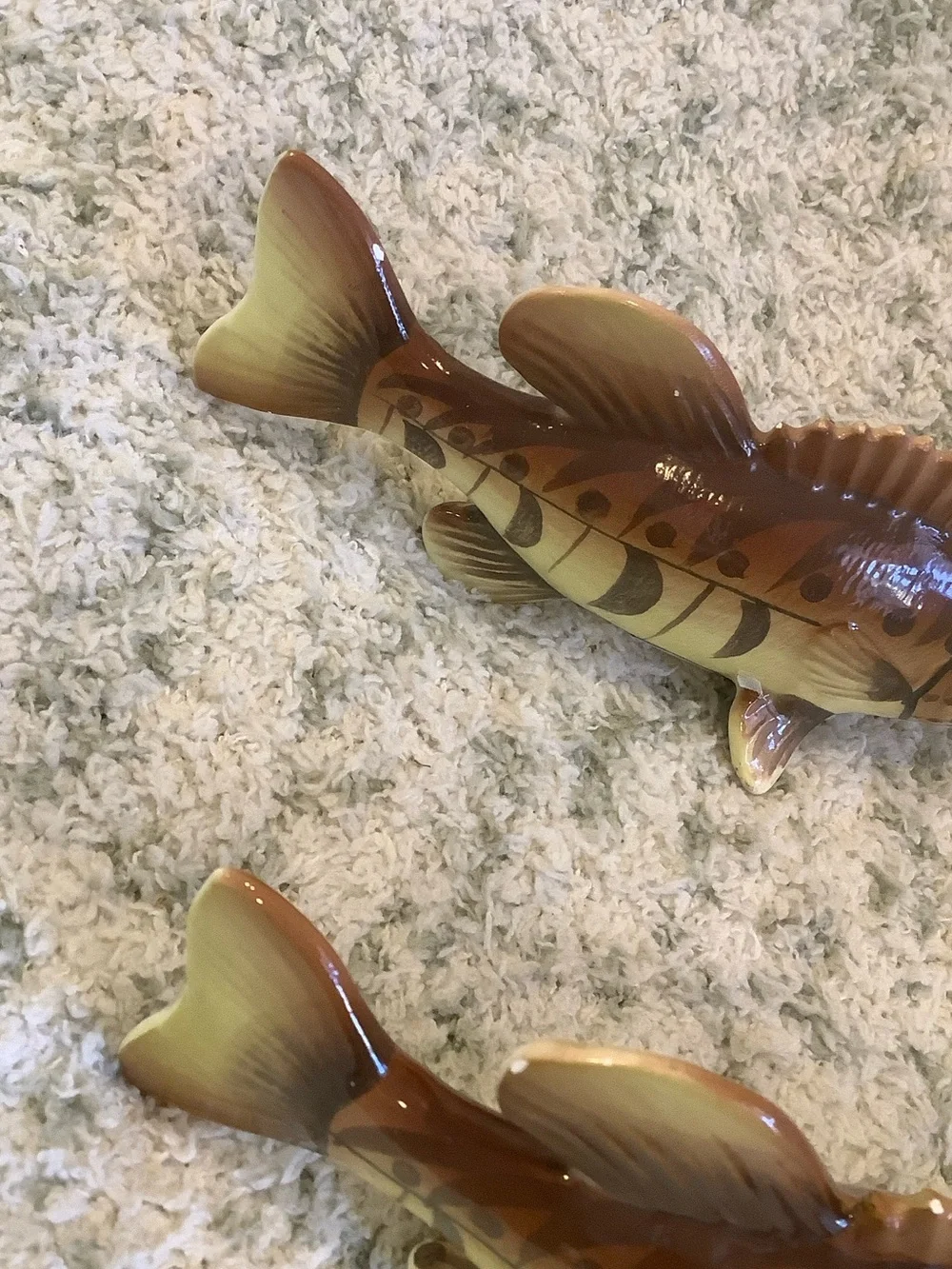 Small Mouth Black Bass Fishing Salt n Pepper Shakers Set of 2 Vintage RS 5.5x 2. - Picture 8 of 16